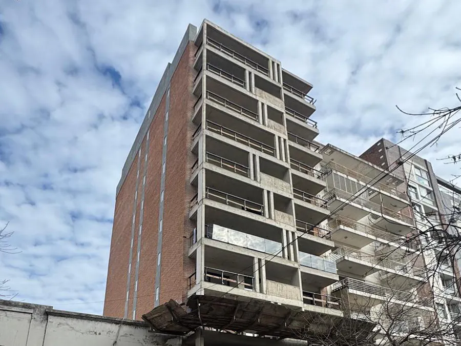 1 y 2 dormitorios con radiadores y quincho común en Lourdes - Imagen 1 de 12