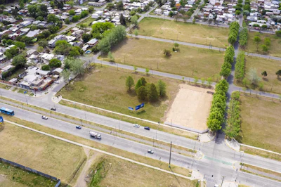 Terrenos de 900 m2 con frente sobre Newbery, Fisherton - Imagen 2