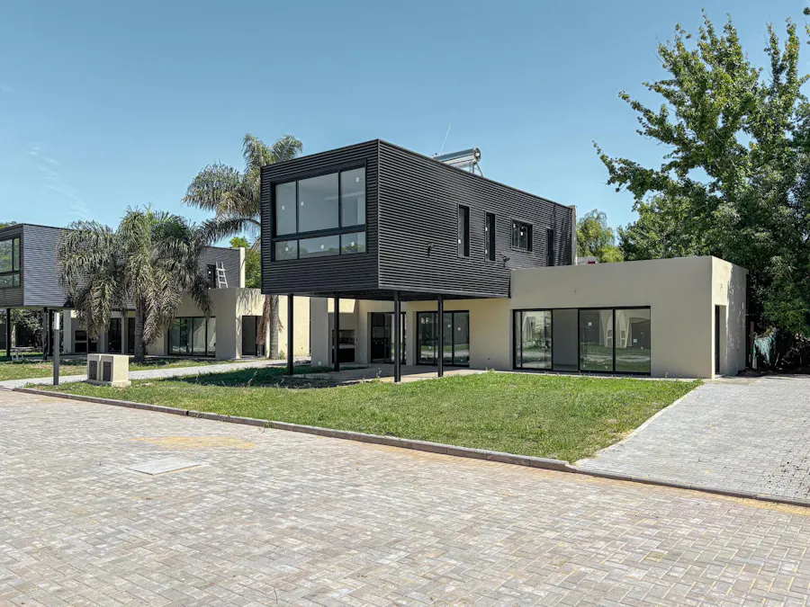 Casas de 2 dormitorios con jardín y pileta en complejo de Funes - Imagen 1 de 31