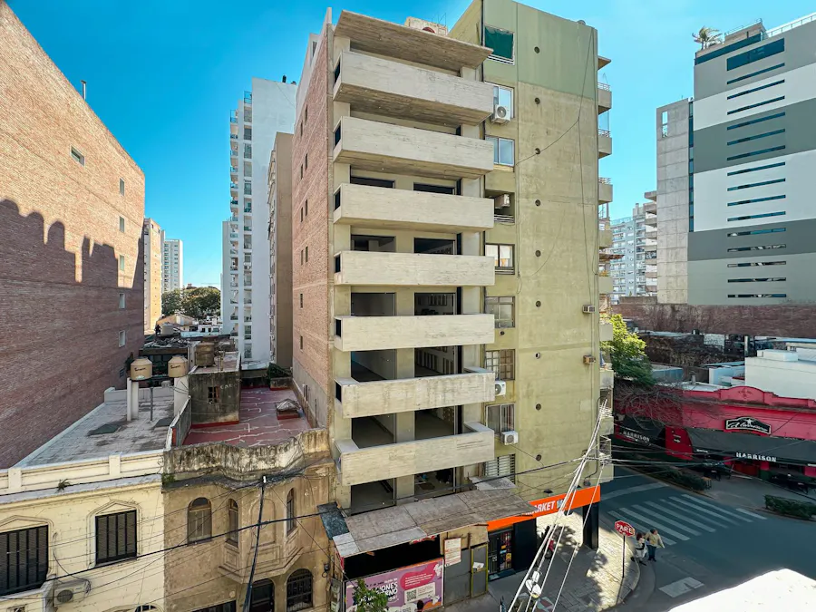 Departamentos Monoambiente, 1 y 2 dormitorios con amenities en zona río - Imagen 1 de 8