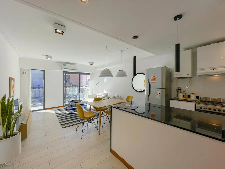 1 y 2 dormitorios a estrenar con balcones al frente - Imagen 1 de 33