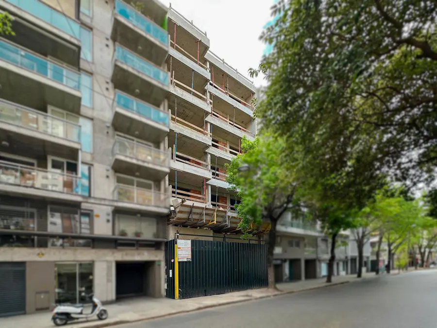 Departamentos monoambientes, 1 y 2 dormitorios con quincho común en Lourdes - Imagen 1 de 10