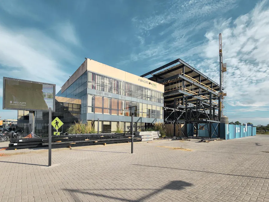 Nuevo edificio de oficinas en Fisherton Plaza - Imagen 1 de 12