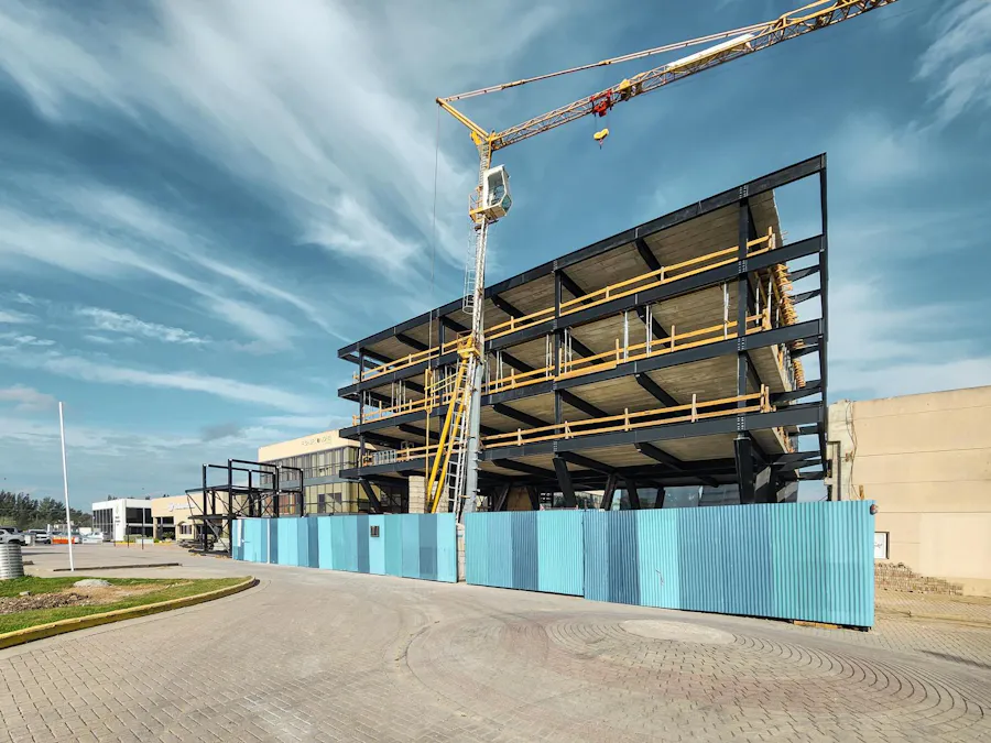 Nuevo edificio de oficinas en Fisherton Plaza - Imagen 1 de 12