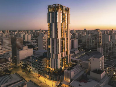 Departamentos de 1, 2 y 3 dormitorios de diseño con amenities y plaza verde - Imagen 5