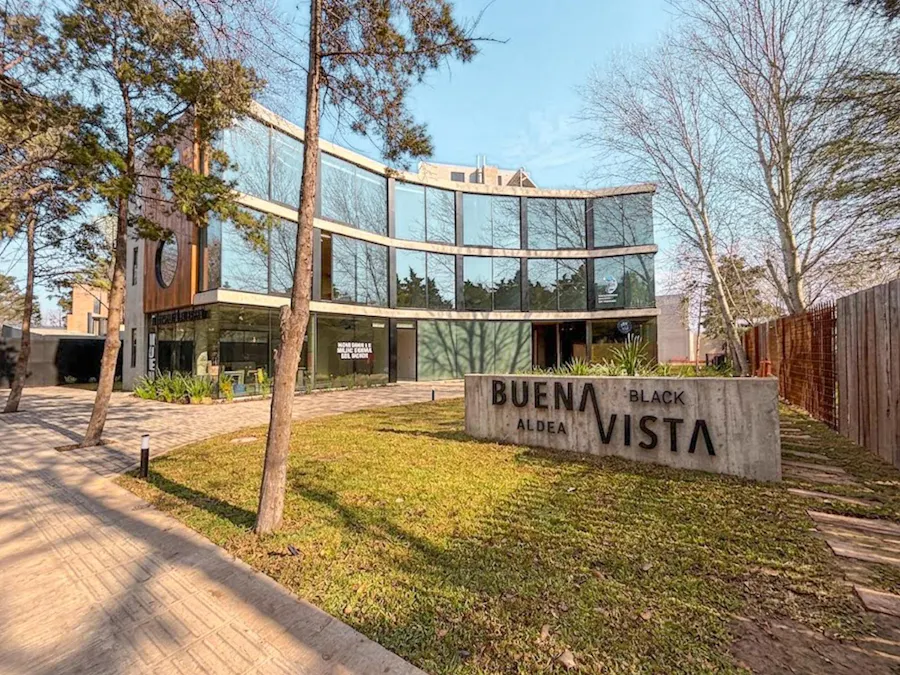 Oficinas en centro comercial de Aldea Fisherton - Imagen 1 de 18