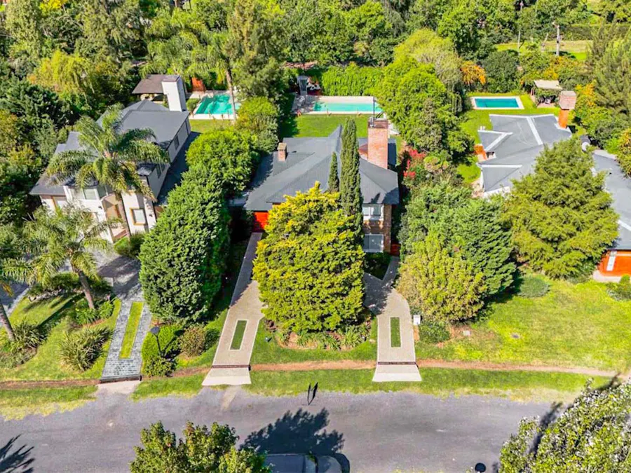 Casa de 3 dormitorios con cocheras y pileta en El Cielo, Roldan - Imagen 1 de 35