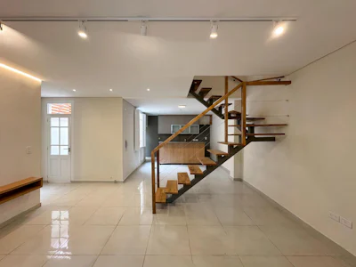 Casa de 3 dormitorios reciclada con patio y parrillero en Lourdes - Imagen 3