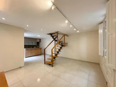 Casa de 3 dormitorios reciclada con patio y parrillero en Lourdes - Imagen 4