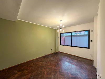 Departamento de 1 dormitorio de oportunidad con 2 patios - Imagen 2