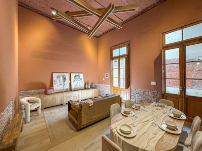 Casa de 3 dormitorios de revista con patio y terraza más pileta - Imagen 2