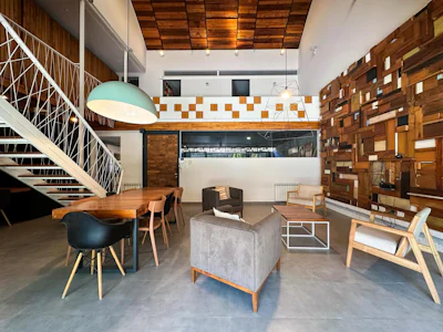 Casa de diseño con 3 dormitorios con 2 cocheras, jardín y pileta - Imagen 5