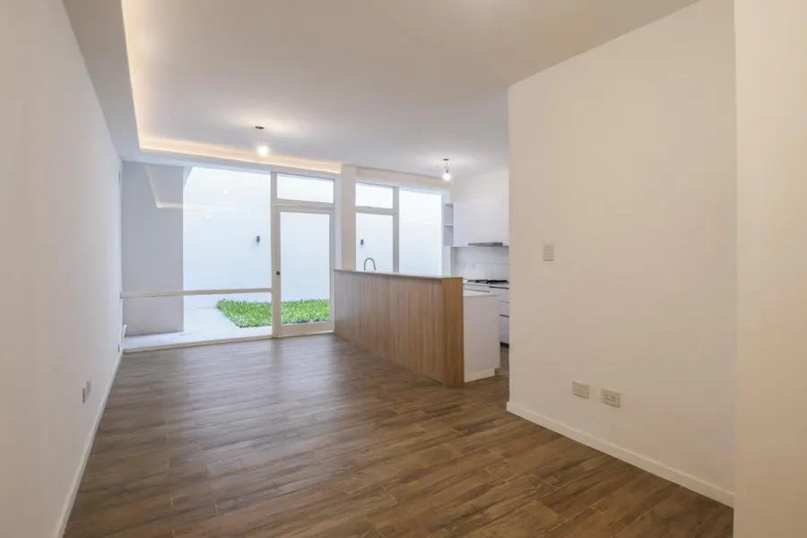 Departamento de 3 dormitorios en PB con jardín y parrillero - Imagen 1 de 16