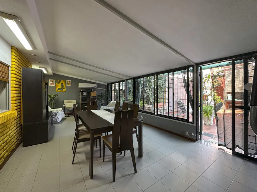 Departamento de 3 dormitorios con 2 baños, quincho y cochera en el Centro - Imagen 1 de 21