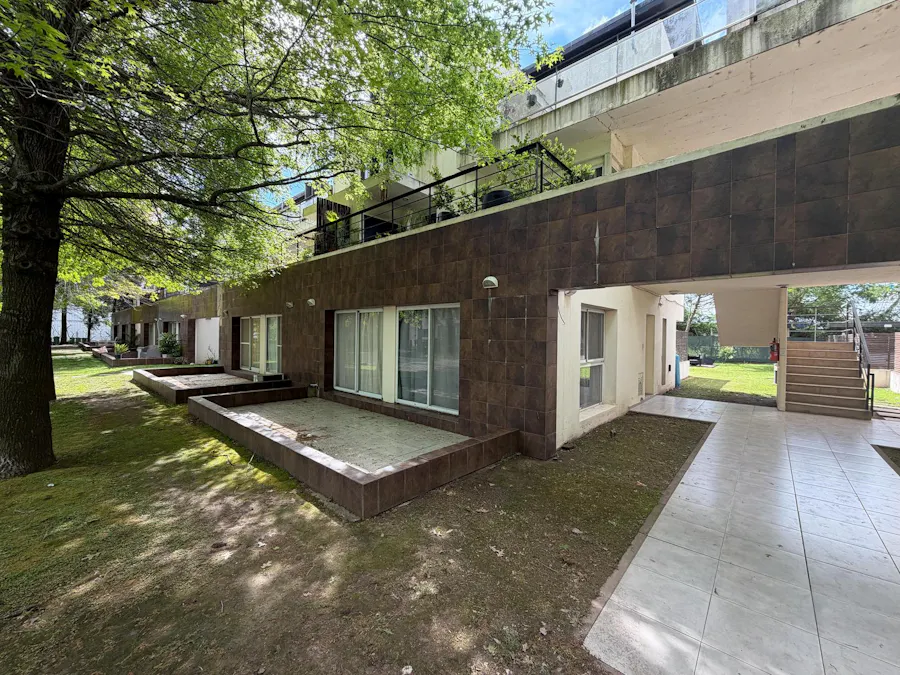 Departamento de 2 dormitorios con cochera en Condominio de Barrio Cerrado - Imagen 1 de 22