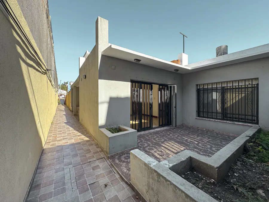Pasillo de 3 dormitorios con patio y terraza - Imagen 1 de 28
