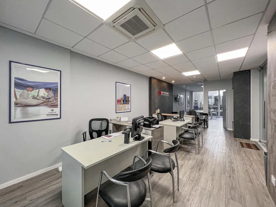 Oficina premium con patio sobre Paseo del Siglo - Imagen 1 de 19