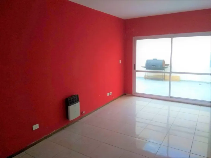 Departamento 2 dormitorio con patio - Imagen 1 de 12