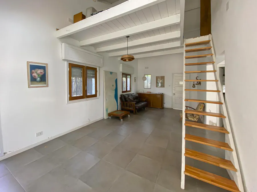 Casa de 2 dormitorios con jardín y piscina en Fisherton - Imagen 1 de 22