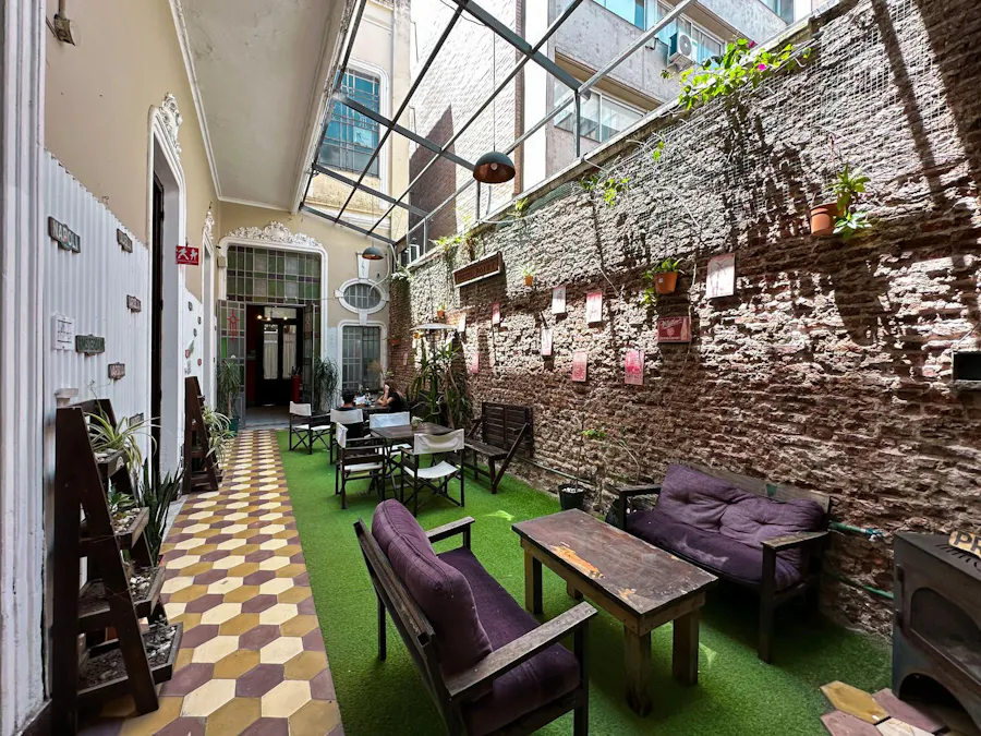 Casona gigante apta institución - Imagen 1 de 43