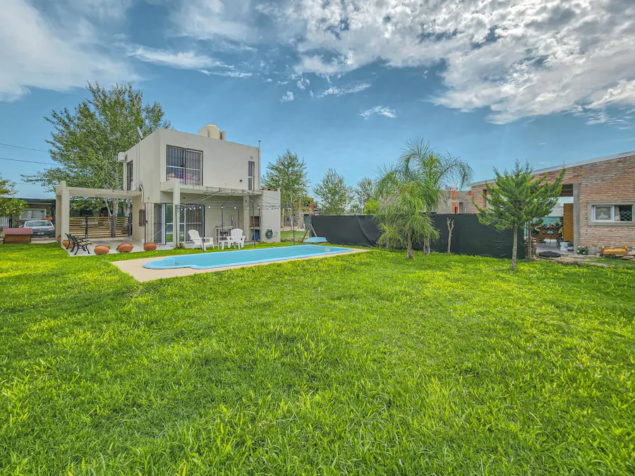 Casa con pileta, Tierra de sueños 3 Roldan - Imagen 1 de 26