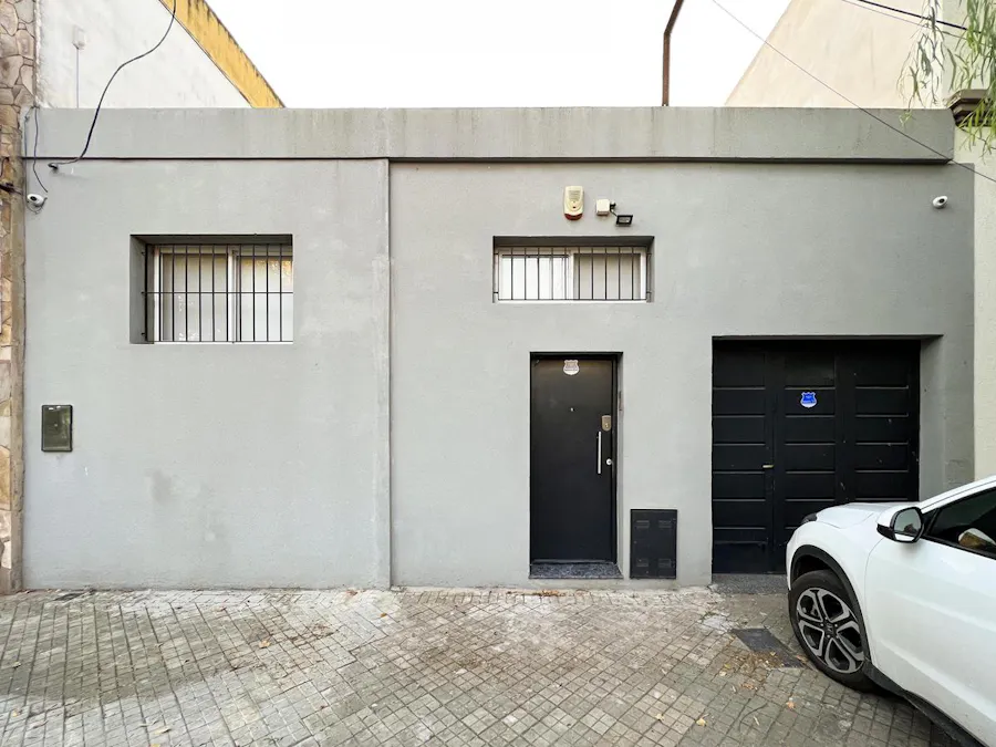 Local logístico con cocheras en un punto increíble de Rosario - Imagen 1 de 15