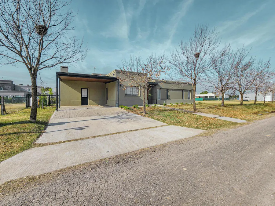 Casa de 3 dormitorios en una sola planta con pileta y parrilla en Haras de Funes - Imagen 1 de 44