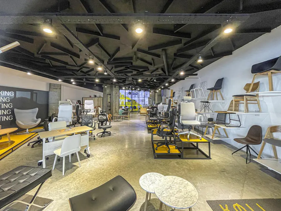 Gran Local comercial en Ciudad Ribera - Imagen 1 de 3