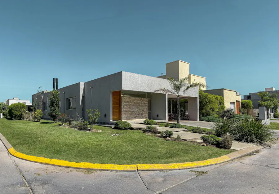 Casa de 3 dormitorios en una planta, con pileta y quincho en San Sebastian - Imagen 1 de 44