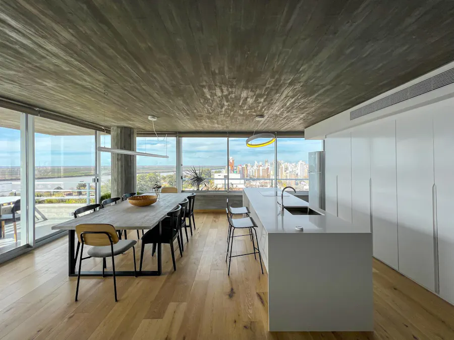 Departamentos 2 dormitorios con gran balcón, cochera, amenities en Costavia II - Imagen 1 de 28