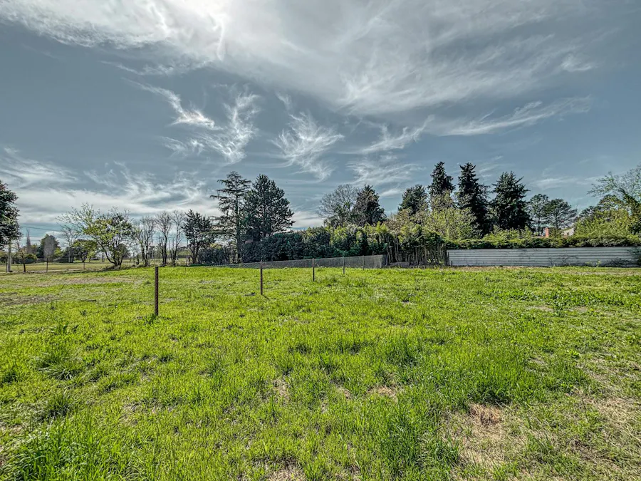 Terreno con gran potencial inmobiliario en Funes - Imagen 1 de 9