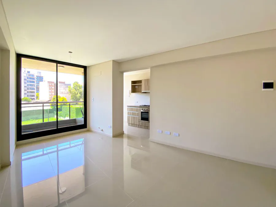 Departamento de 1 dormitorio a estrenar con cochera - Imagen 1 de 15