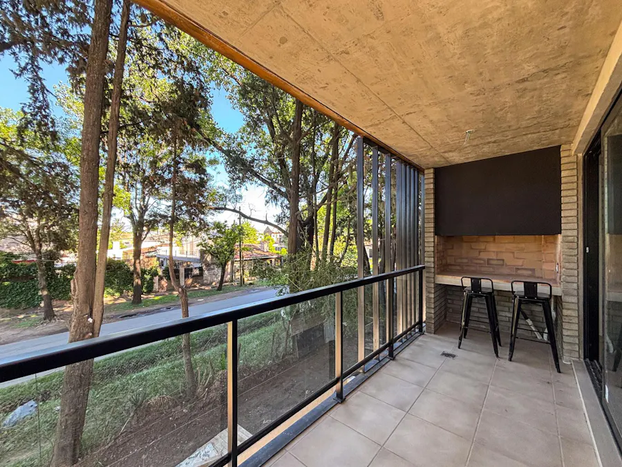 Departamento de 2 dormitorios con cochera y amenities - Imagen 1 de 20