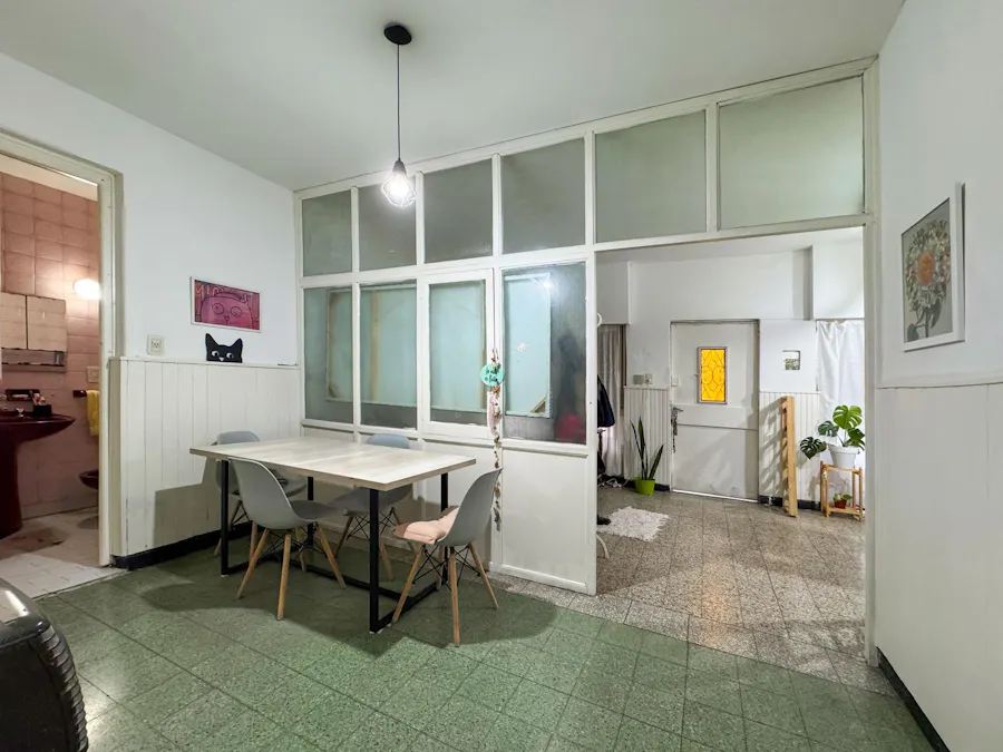 Casa de 81m² con potencial sobre hermosa cortada - Imagen 1 de 12