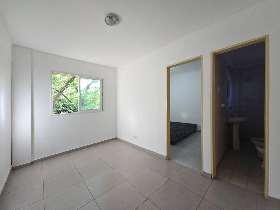 Departamento de 1 dormitorio al frente de oportunidad - Imagen 1 de 8