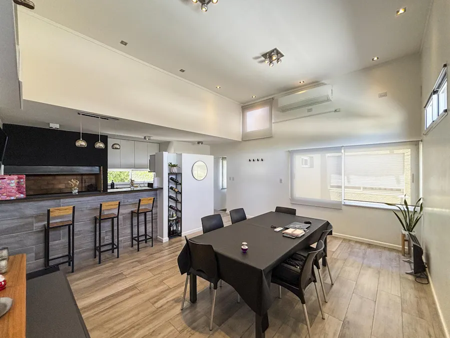 Casa de pasillo en PA con 3 dormitorios y gran quincho - Imagen 1 de 34