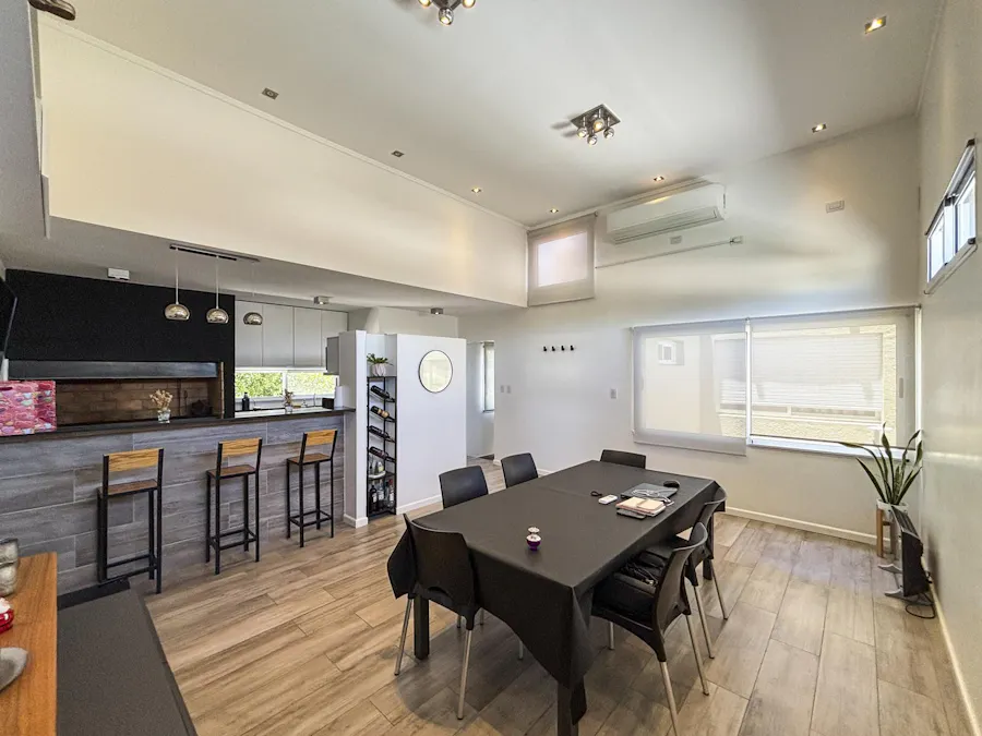 Casa de pasillo en PA con 3 dormitorios y gran quincho - Imagen 1 de 34