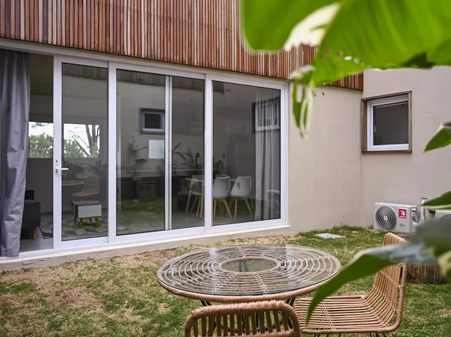 Departamento de 1 dormitorio a metros de la playa, en La Juanita - Imagen 1 de 10