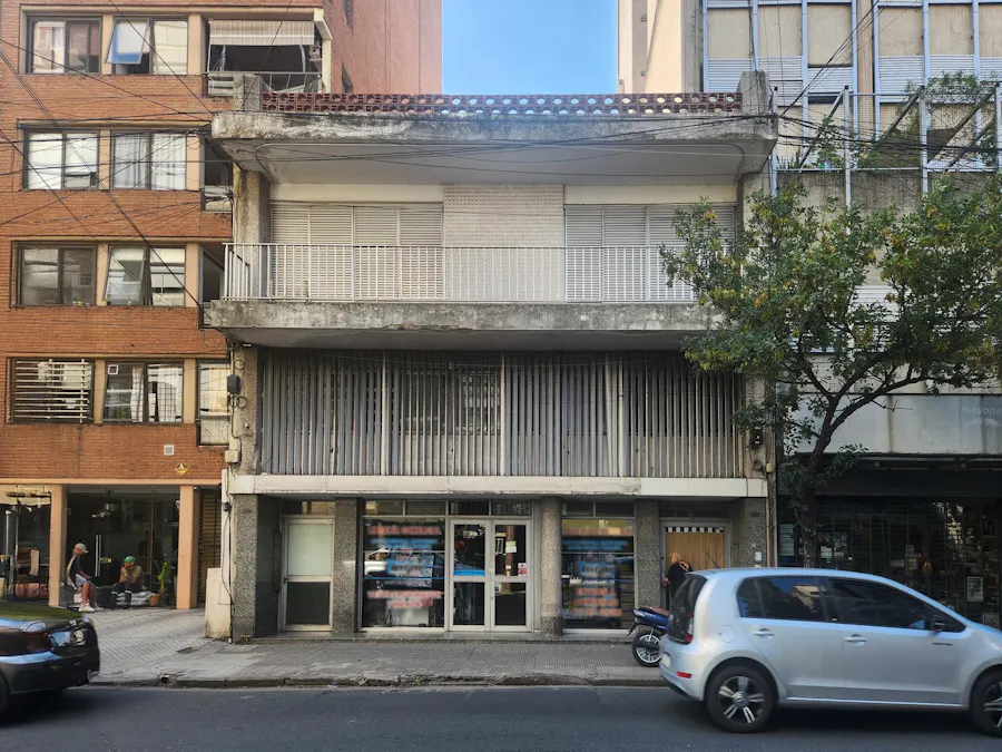 Terreno de 330m² apto 15 pisos por completamiento en centro - Imagen 1 de 7