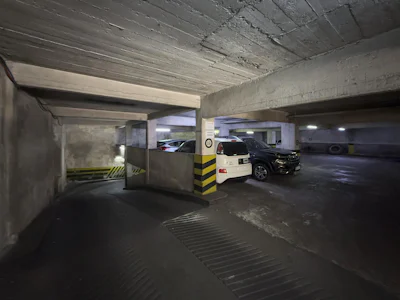 Cochera en increíble zona céntrica y alta renta esperada - Imagen 4