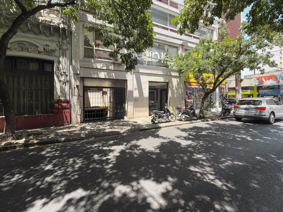 Cochera en increíble zona céntrica y alta renta esperada - Imagen 1 de 6