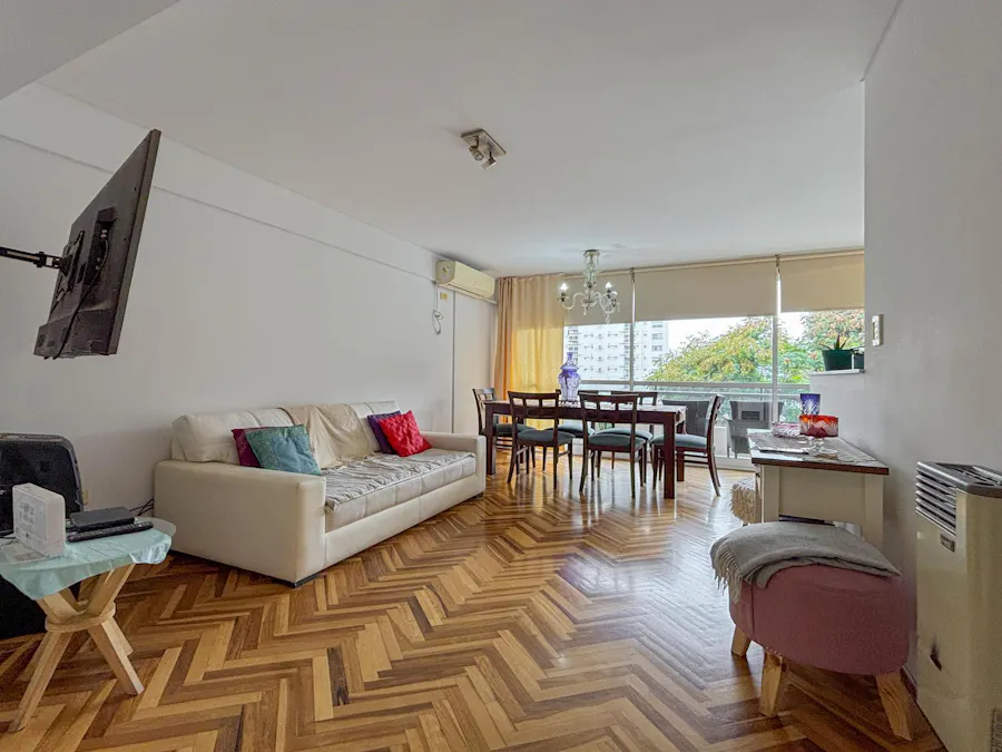 Departamento de 2 dormitorio con cochera en zona río - Imagen 1 de 18