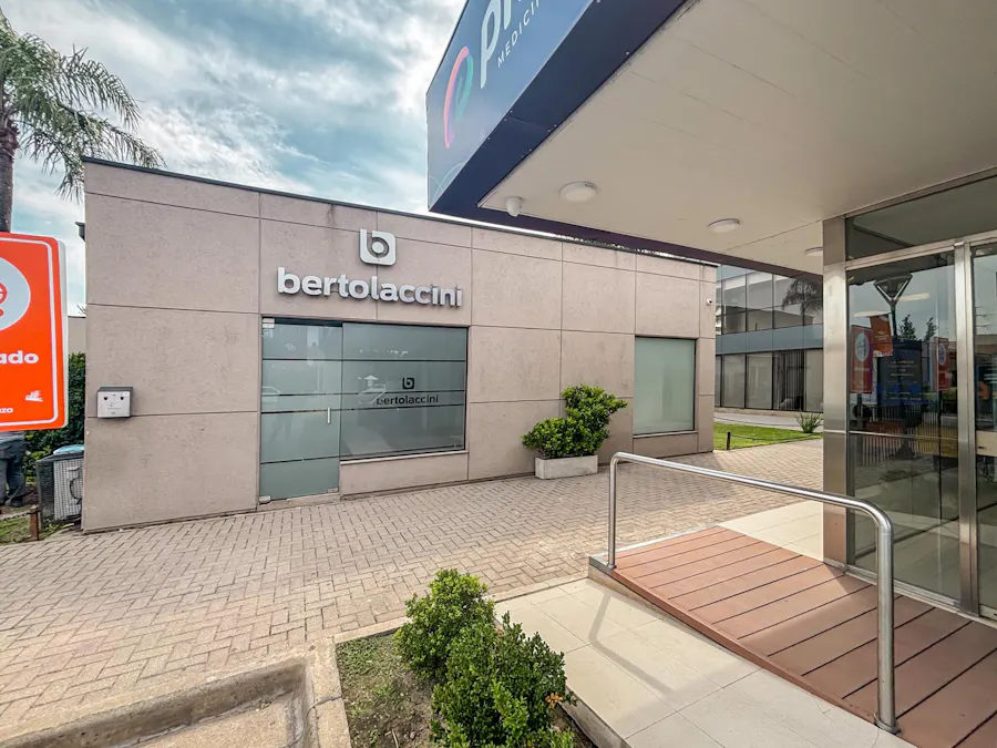 Local modulable de 100m² en Fisherton Plaza - Imagen 1 de 12