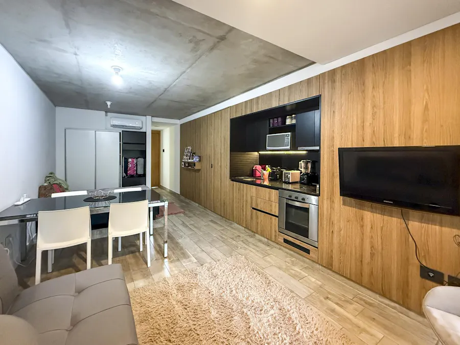 Departamento monoambiente amoblado con balcón al frente - Imagen 1 de 11