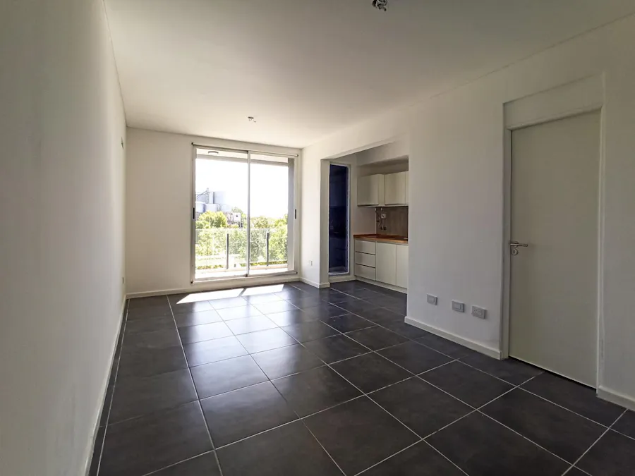 Departamento monoambiente con parrilla y frente a Tifón - Imagen 1 de 10