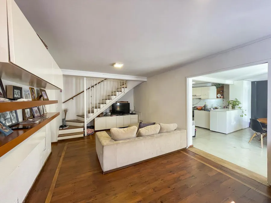 Casa de pasillo con 3 dormitorios y patio - Imagen 1 de 18