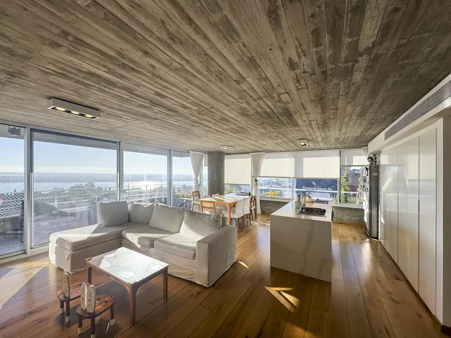 Departamento de 3 dormitorios con cochera, amenities y vista al río en Costavia I - Imagen 1 de 33