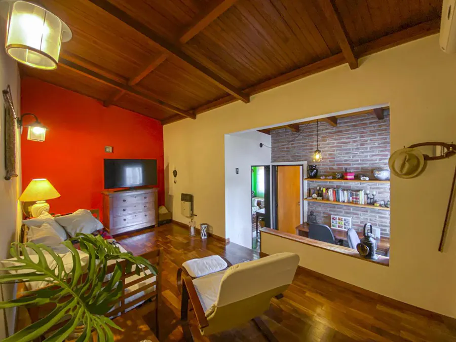 Casas con galpón y Jardín - Imagen 1 de 47