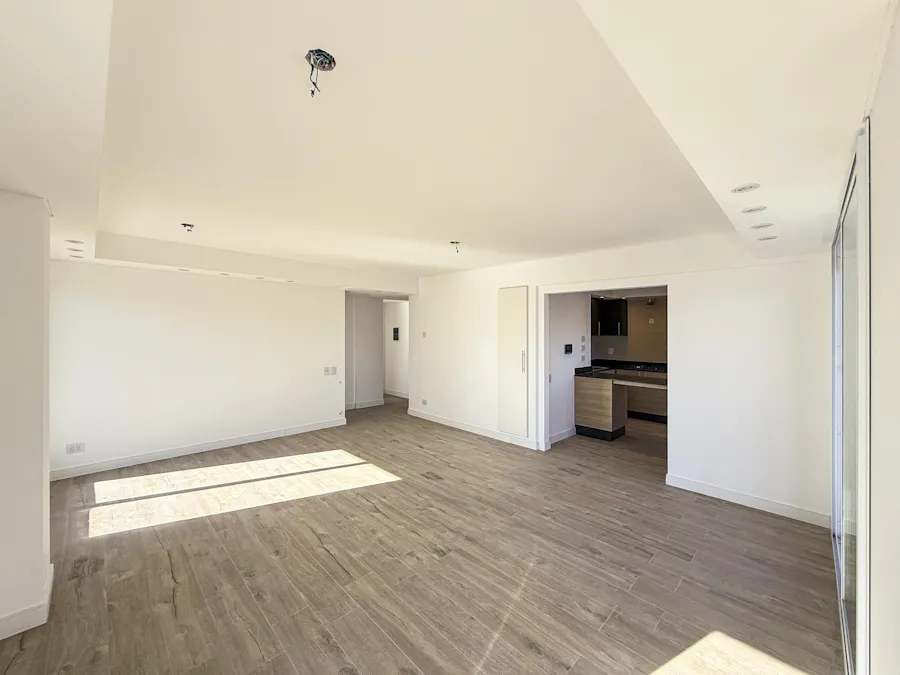 Departamento piso exclusivo de 2 dormitorios con terraza exclusiva en Abasto - Imagen 1 de 14