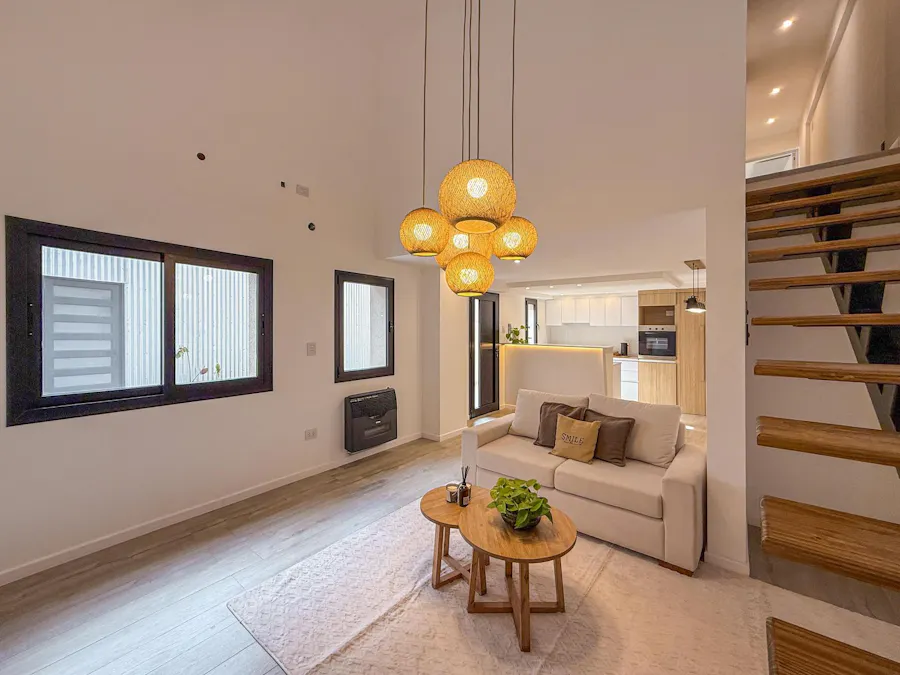 Casa de pasillo con 3 dormitorios amoblada frente al Parque Independencia - Imagen 1 de 21